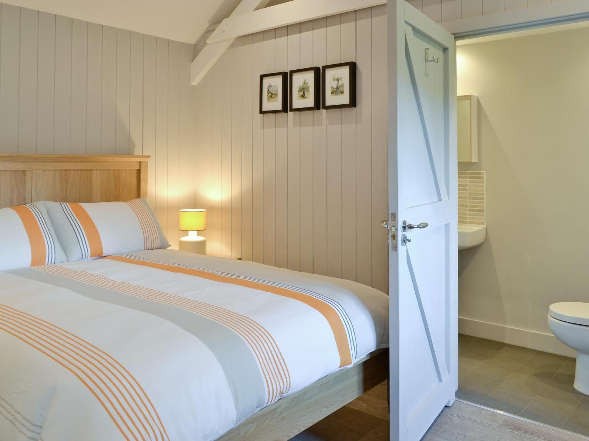 Blackberry Lodge เชดดาร์ ภายนอก รูปภาพ
